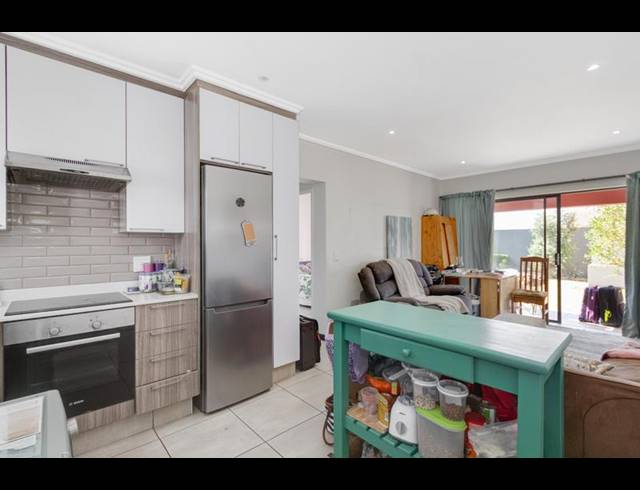 1 BEDROOM APARTMENT FOR SALE IN LONEHILL